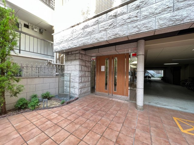 CITY　SPIRE心斎橋EAST（旧サルボサーラ）のエントランス