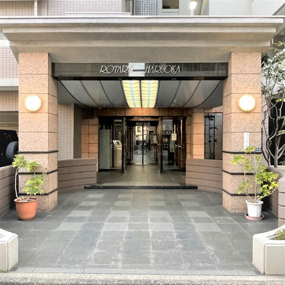【エントランス】ロータリー春岡