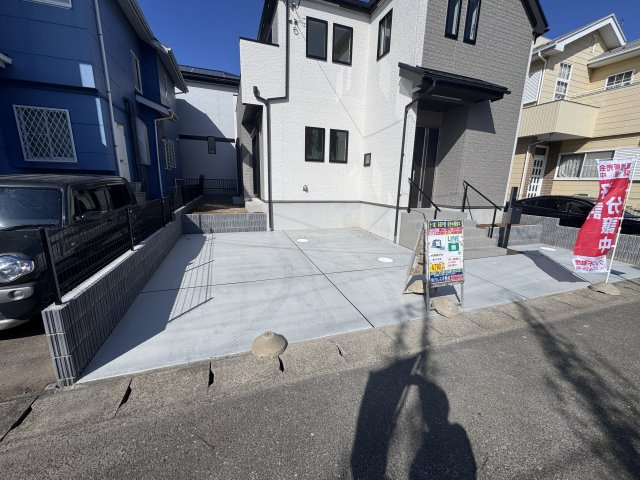 松戸市西馬橋５丁目新築戸建【旭町小学校：6分】の駐車場|駐車スペース・並列2台駐車可