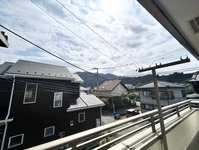 【展望】 | 眺望を気にして物件を探す場合、前面に建物が建っていないか現地で確認しましょう！前面に建物があると景色はもちろん、日当たりや風通しにも影響が出てきます。住んだ時のことを想像しながら現地見学をしましょう。
