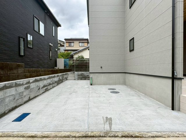 福井町　新築戸建住宅の駐車場