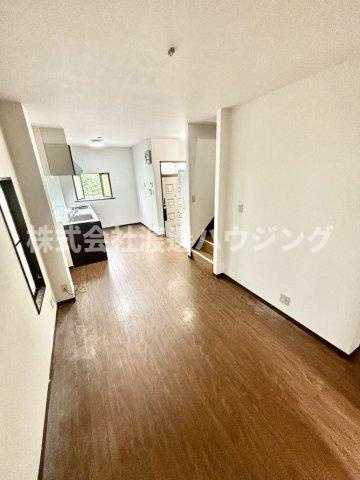 東大阪鴻池元町テラスハウス　の居間・リビング