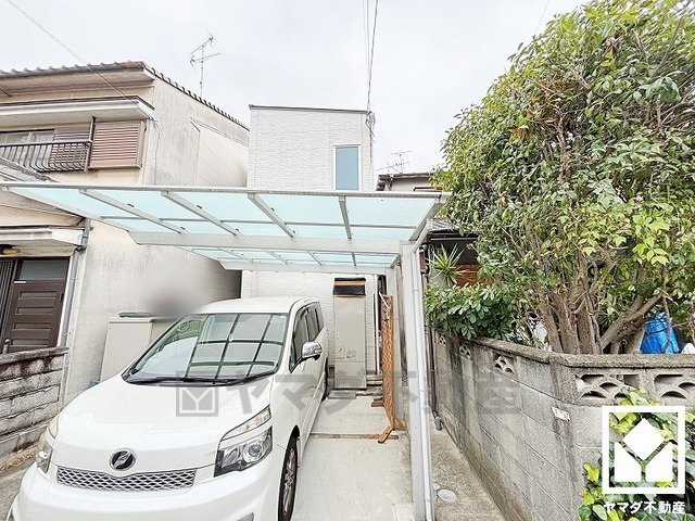 尼崎市西難波町2丁目の外観|対面式のセパレートキッチンなのでお料理中でもお子様の様子が分かって安心です。