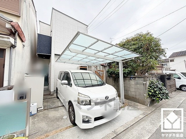 尼崎市西難波町2丁目の外観|キッチンには窓がございますので、昼間は手元が明るく、お料理がはかどります。