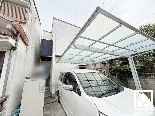 尼崎市西難波町2丁目の外観|浴室には小窓が付いているので明るく、こもりがちな湿気もすぐ取り除くことができます。