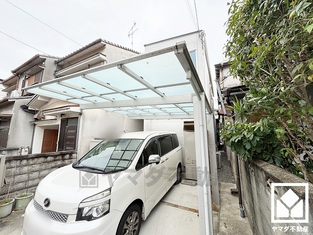 尼崎市西難波町2丁目の外観|洗面室には床下収納があり、消耗品などもスッキリ片づけることができます。