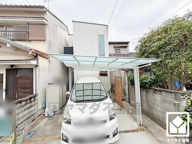 尼崎市西難波町2丁目の外観|納戸は収納付きの洋室としてもお使いいただけます。独立したお部屋なのでプライベートな時間をゆったり過ごせそうです。