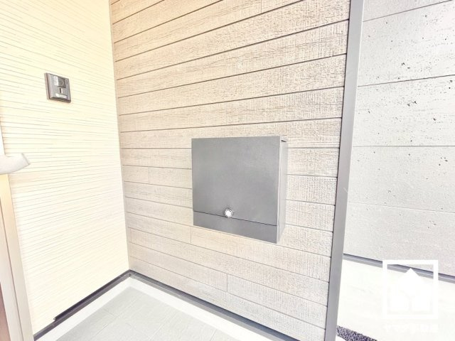 尼崎市西昆陽　第２　2号棟のその他|カウンターキッチンなので配膳や片付けがしやすく、お料理中もリビングにいるお子様の様子が見守りやすい設計です。