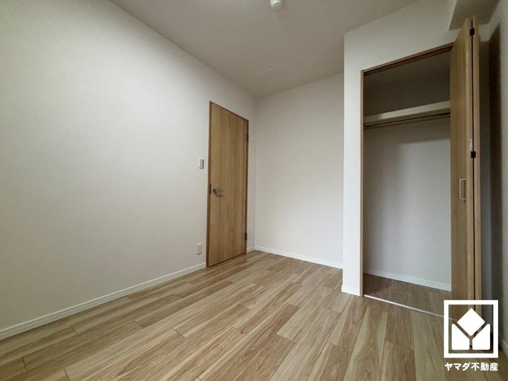 エンゼルクレッセ西難波の洋室