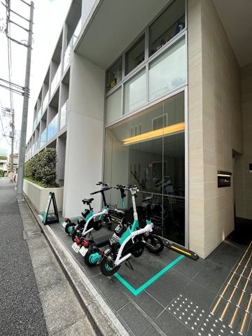 レジディア笹塚Ⅱのエントランス