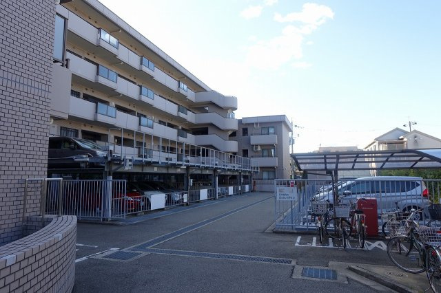 ドルチェ甲子園の駐車場