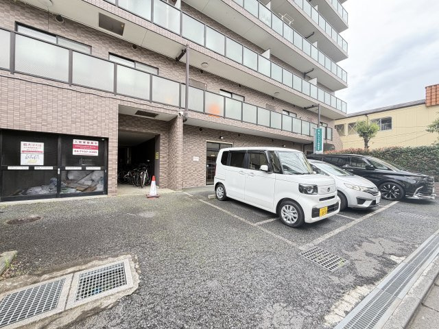 INSURANCE　BLDG.Ⅱの駐車場
