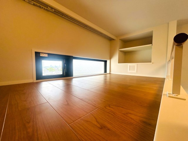 マンションでは珍しいロフト・リビング！！そう、普通は嫌だっ！というアナタにはモッテコイな逸品！！思いのほか広く感じる間取りもGOODです！！な、『アトラス・シアンズ東戸塚』リフォームの内装|内装です