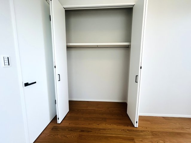 マンションでは珍しいロフト・リビング！！そう、普通は嫌だっ！というアナタにはモッテコイな逸品！！思いのほか広く感じる間取りもGOODです！！な、『アトラス・シアンズ東戸塚』リフォームの収納|小物を収納するのに便利です