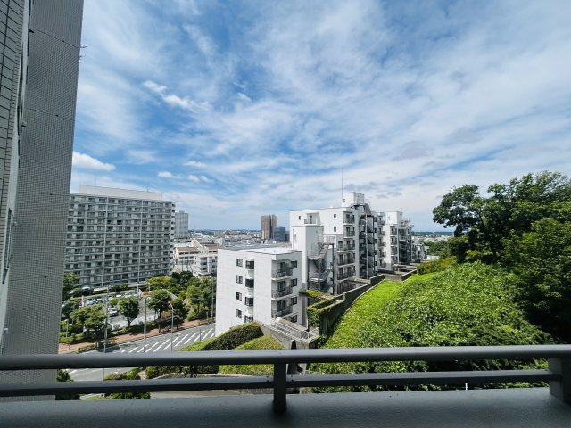 マンションでは珍しいロフト・リビング！！そう、普通は嫌だっ！というアナタにはモッテコイな逸品！！思いのほか広く感じる間取りもGOODです！！な、『アトラス・シアンズ東戸塚』リフォームの展望