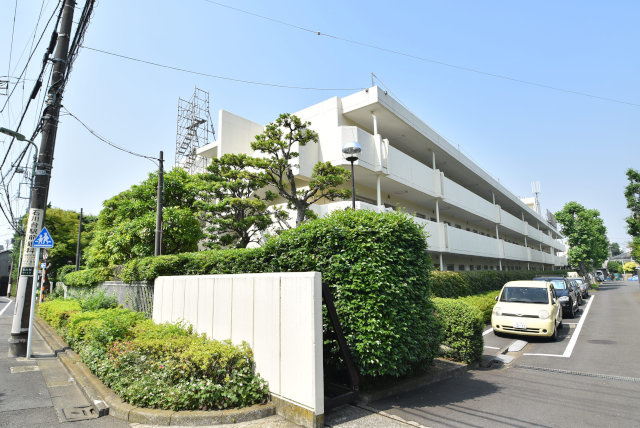 【現況写真】 | 日商岩井大岡山第二マンションB棟 | 前面道路と外観の様子です。～即日のご見学可能～　お問合せはお気軽にどうぞ。
