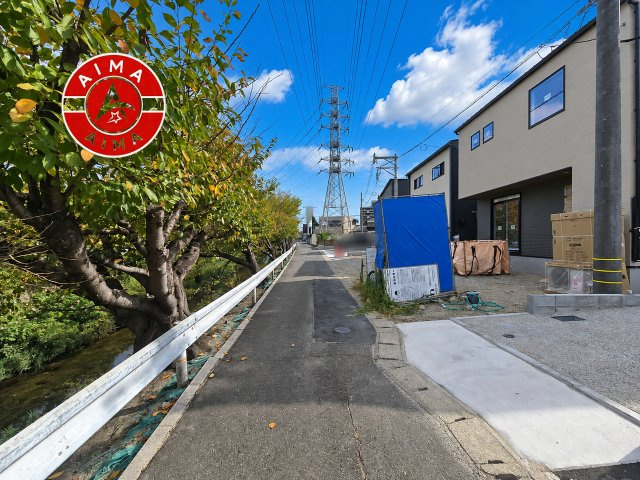 福岡市城南区長尾4丁目第3-6棟（5号棟）の外観|前面道路含む現地の写真です。