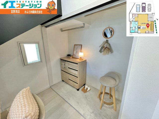 築浅！我如古４丁目　戸建ての居間・リビング