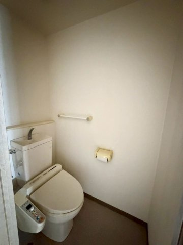 東急ドエル・アルス鶴見緑地公園のトイレ|トイレは温水洗浄便座つきです。