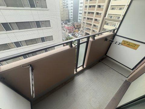 グランドステージ江坂のバルコニー