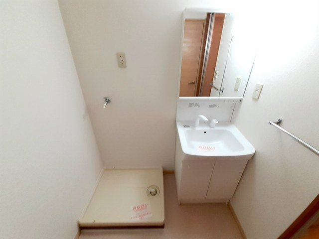 エステート春日井の洗面所|広い洗面スペース