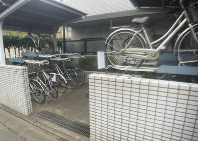 【駐輪場】 | ワコーレ相武台前 | マンションの駐輪場は、事前に空きがあるか確認を取ると安心です。せっかく入居したのに駐輪スペースがない！なんてことになったら大変ですよね。そこで、内見時や購入前にはまず事前に確認しておくと良いでしょう。