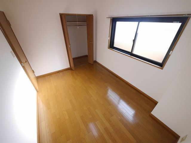 藤原マンションの寝室