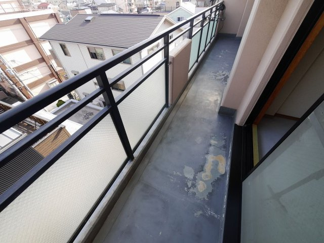 藤原マンションのバルコニー