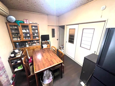 【居間・リビング】 | 茨木市十日市町中古テラスハウス | ■Dk7.5帖には床下収納があります。