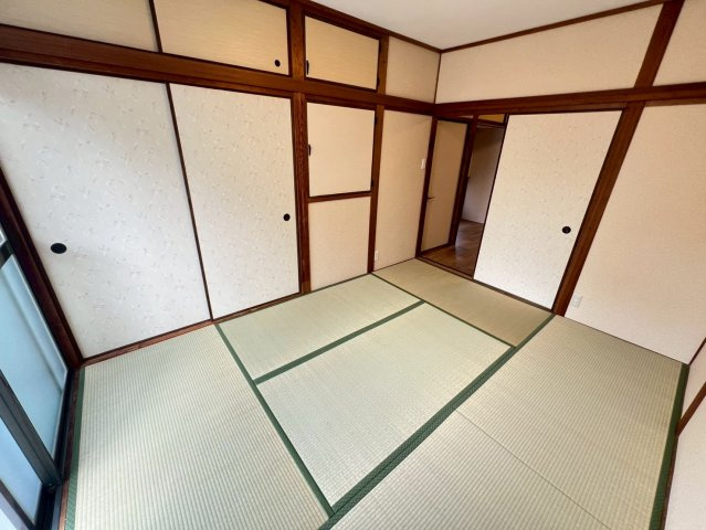 北舞子1丁目貸家の寝室