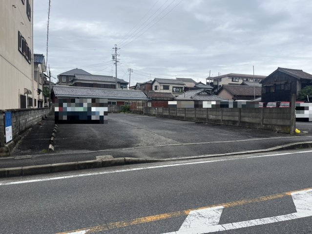 名張市栄町の外観