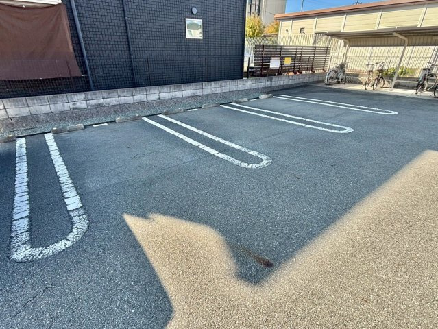 ブロッサムの駐車場