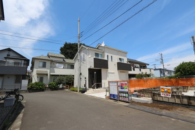 【Blooming Garden】小平小川町の外観|収納力豊富なウォークインクローゼットを設置。
洋服や小物類など、目的に応じてすっきり美しい収納を実現します。
