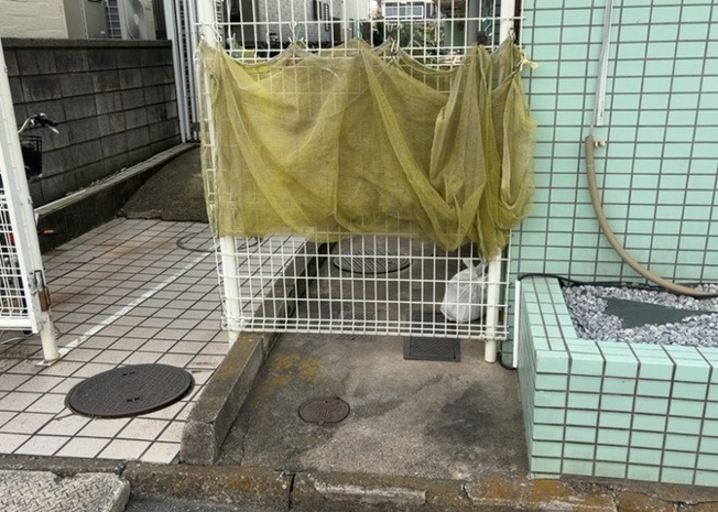 【設備】 | メゾン・ド・プレーヌ | 共有部分は、住民なら誰もが使える設備のこと。例えば駐車場やエレベーター、インターネット設備、セキュリティ設備などがあります。他にも、マンションの廊下・外部階段やエントランス・ゴミ置き場などがあります。