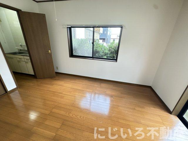 ハイツ中山の居間・リビング