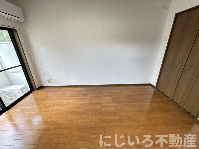 ハイツ中山の居間・リビング