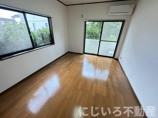 ハイツ中山の居間・リビング