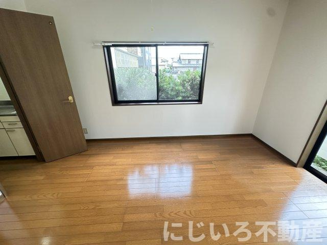 ハイツ中山の居間・リビング