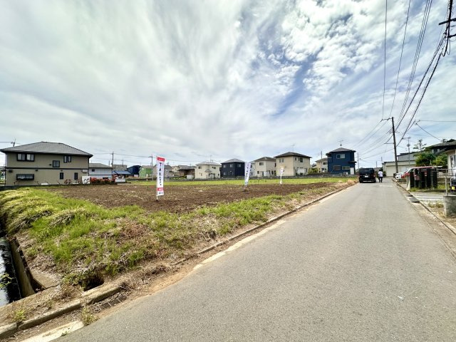 鶴ヶ島市小堤の前面道路含む現地写真