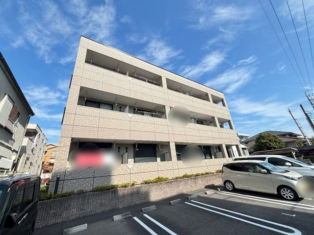 K．コオリナ