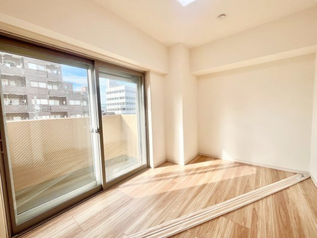 日商岩井碑文谷マンションの洋室|2026.07.11撮影

現地ご見学希望・資料請求などお気軽にお問い合わせ下さい！
03-5990-5201