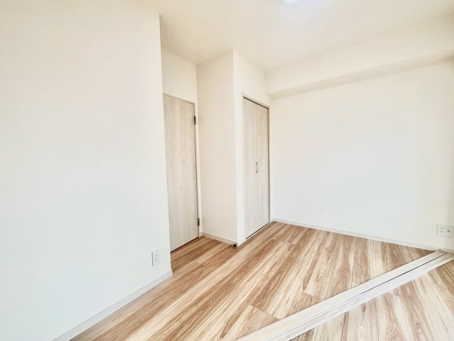 日商岩井碑文谷マンションの洋室|2026.07.11撮影

現地ご見学希望・資料請求などお気軽にお問い合わせ下さい！
03-5990-5201
