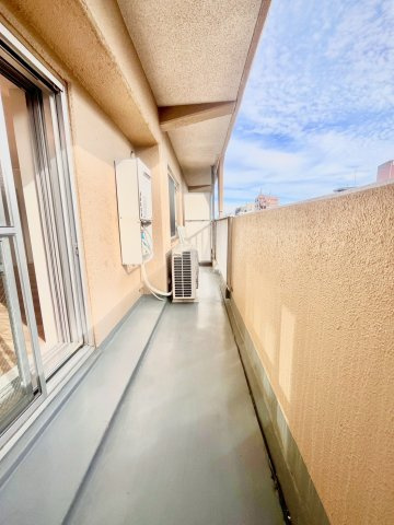 日商岩井碑文谷マンションのバルコニー|2026.07.11撮影

現地ご見学希望・資料請求などお気軽にお問い合わせ下さい！
03-5990-5201