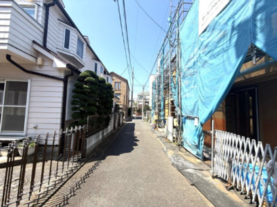 【前面道路含む現地写真】 | 【仲介手数料６５０万円が無料！】■祐天寺駅５分■ホテル風の家 | 諸費用６５０万円ＯＦＦキャンペーン！
決算キャンペーン中！
家計応援サービスの限界に挑戦中！
■祐天寺駅５分
■ＬＤＫの天井が吹抜け
■タイル等をふんだんに採用したホテル風の建物