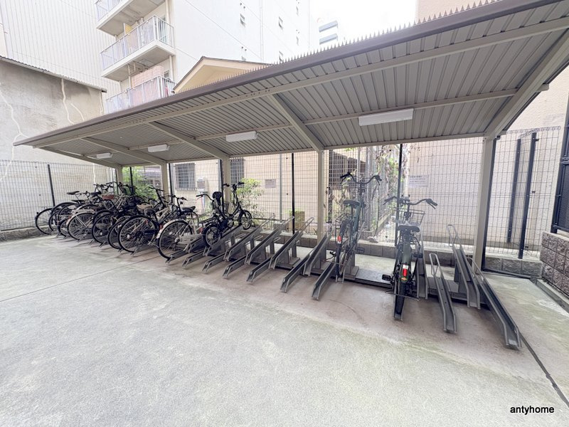 エグゼ難波南　仲介手数料無料の駐車場