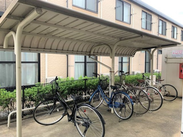 レオパレス東合川Ⅱのその他|駐輪場