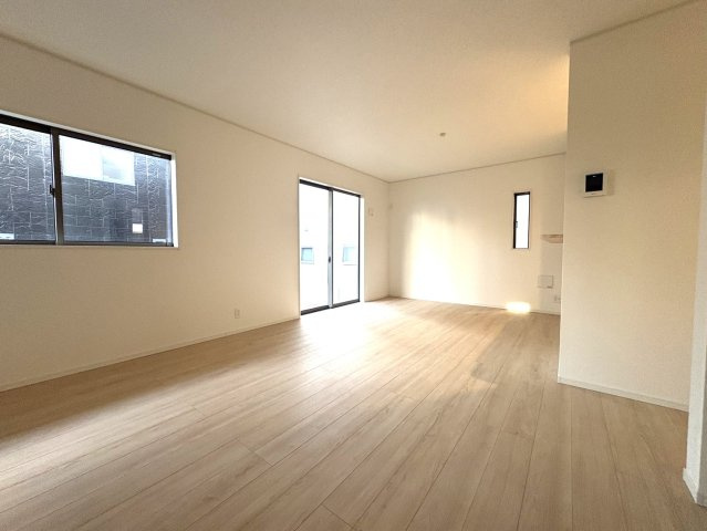 三郷市　戸ケ崎1丁目　新築戸建　全1棟のバルコニー|施工例です