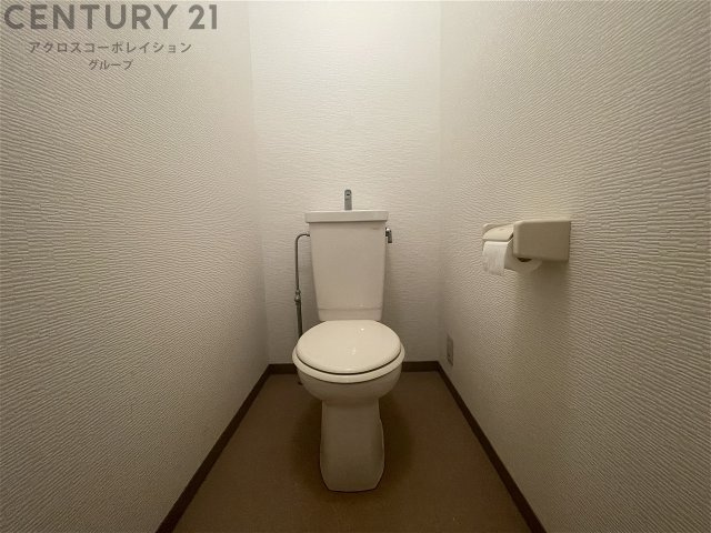 シンプルでコンパクトなトイレです。
