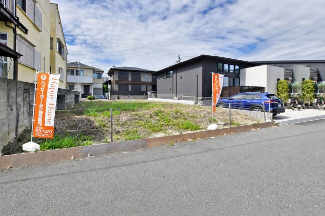 ハッピータウン緑ケ丘3丁目建築条件付き売土地の外観パース|第一種低層住居専用地域の閑静な住環境。JR「北伊丹」駅まで徒歩16分の立地で、落ち着いた街並みの中、快適な暮らしを楽しめます。詳細はお気軽にお問い合わせください。