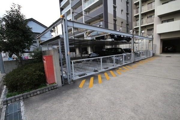 グレース堀田の駐車場